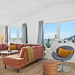 Σπίτι διακοπών 5 Bedroom Beautiful In *