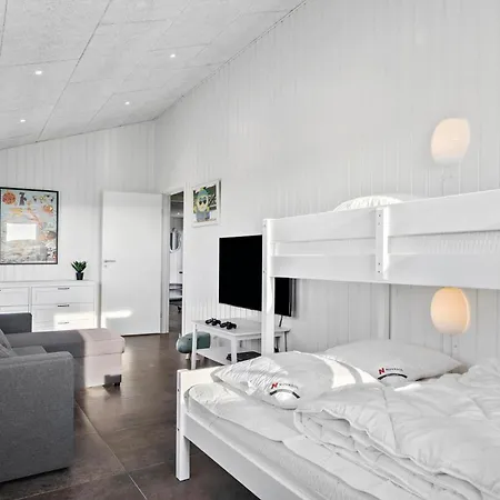 5 Bedroom Beautiful In Casa de Férias Haderslev