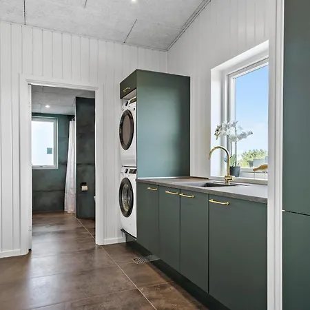5 Bedroom Beautiful In 펜션 *