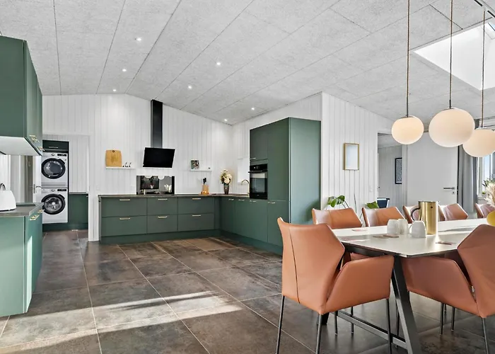 5 Bedroom Beautiful In