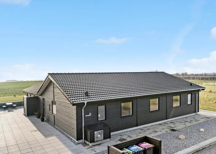 5 Bedroom Beautiful In